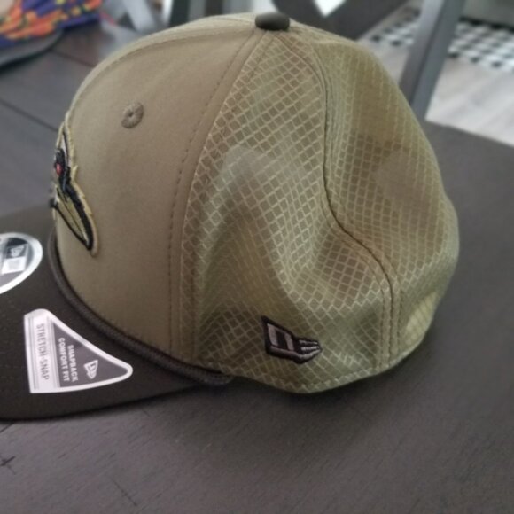 Baltimore Ravens New Era Green 2025 Salute to Service 9SEVENTY Adjustable Hat - Picture 9 of 11